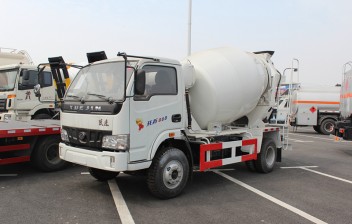躍進(jìn)2方隧道攪拌車